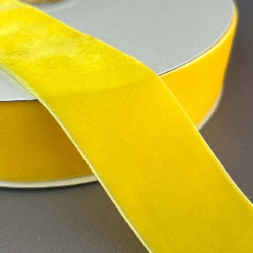 Оксамитова стрічка декоративна 4 см 22 м - жовтий Оксамитова стрічка декоративна 4 см 22 м - жовтий