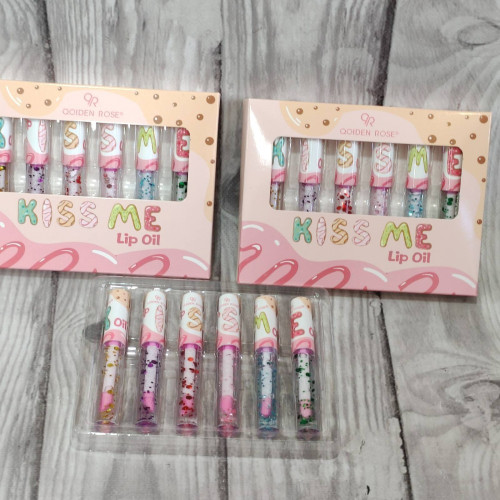 Блиск для губ із блискітками Qoiden Rose Kiss Me Lip Oil Блиск для губ із блискітками Qoiden Rose Kiss Me Lip Oil