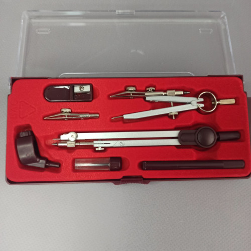 Циркуль-набір креслярський 7 предметів у футлярі Циркуль-набір креслярський 7 предметів у футлярі