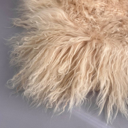 Натуральне хутро лами фарбоване 54х108 см - персик Натуральне хутро лами фарбоване 54х108 см - персик